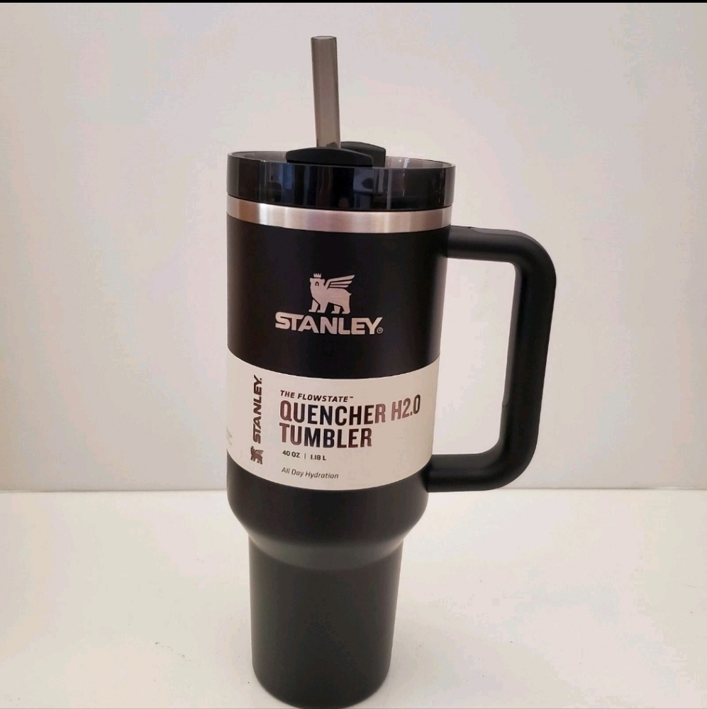 Stanley "BLACK GLOW" 40 oz Flowstate Quencher Tumbler w/ straw & handle. NEW - Picture 2 of 6